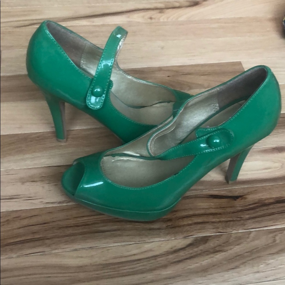 St paddy heels